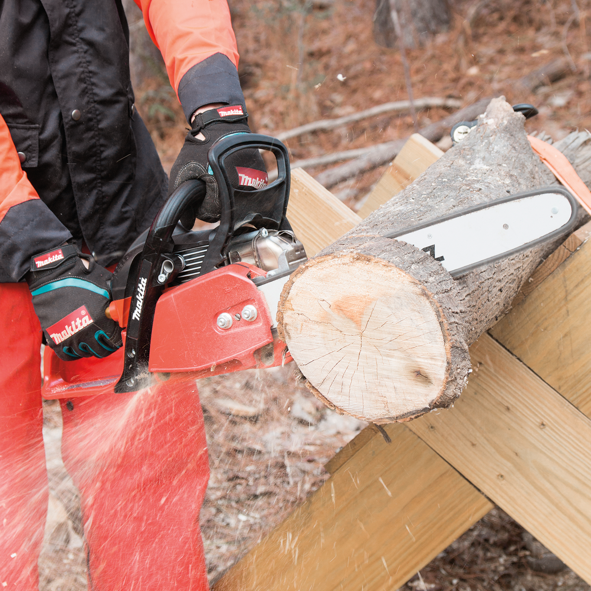Makita EA3200SRBB Chain Saw, 32 CC Engine